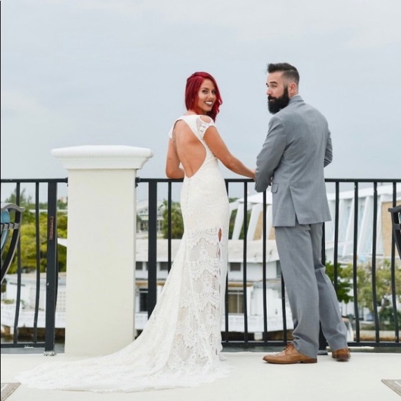 Spell and the Gypsy Wedding Dress - Picture 2 of 5